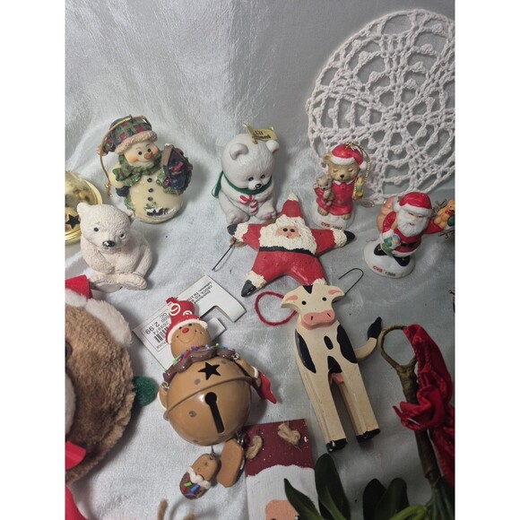Vintage 16-pc Christmas Lot Assortment Ornaments, Faux Greenery, Mistletoe - Picture 4 of 11
